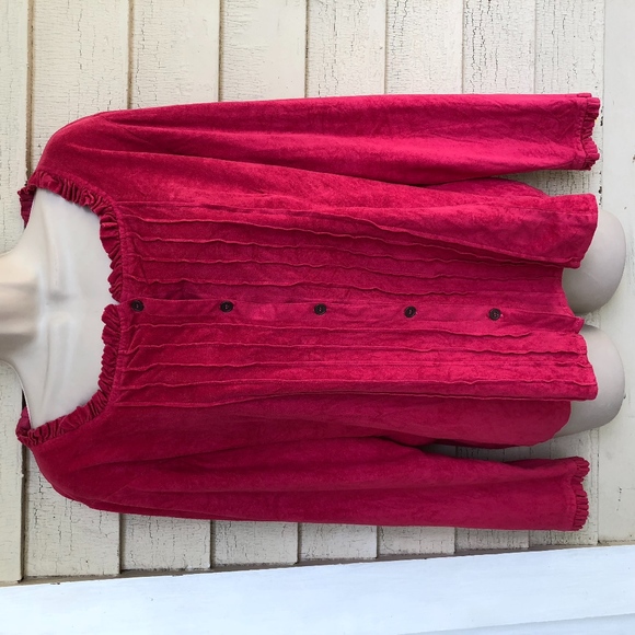 THE LAST BES PLACE soft ruffled/pleated button top - Picture 2 of 6